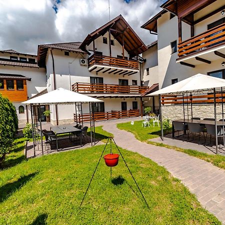 Yael Luxury Apartments 2 Busteni Bagian luar foto