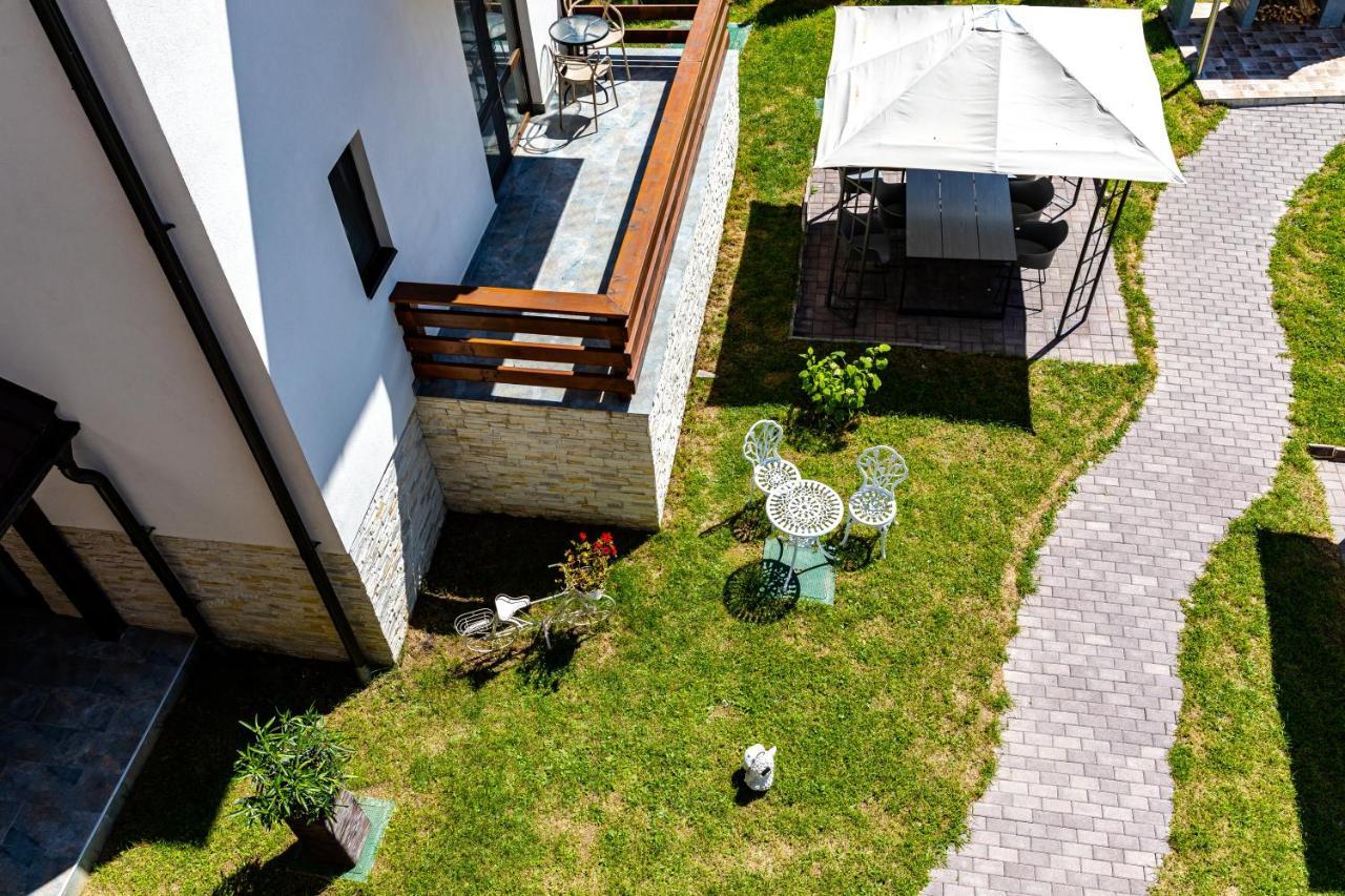 Yael Luxury Apartments 2 Busteni Bagian luar foto