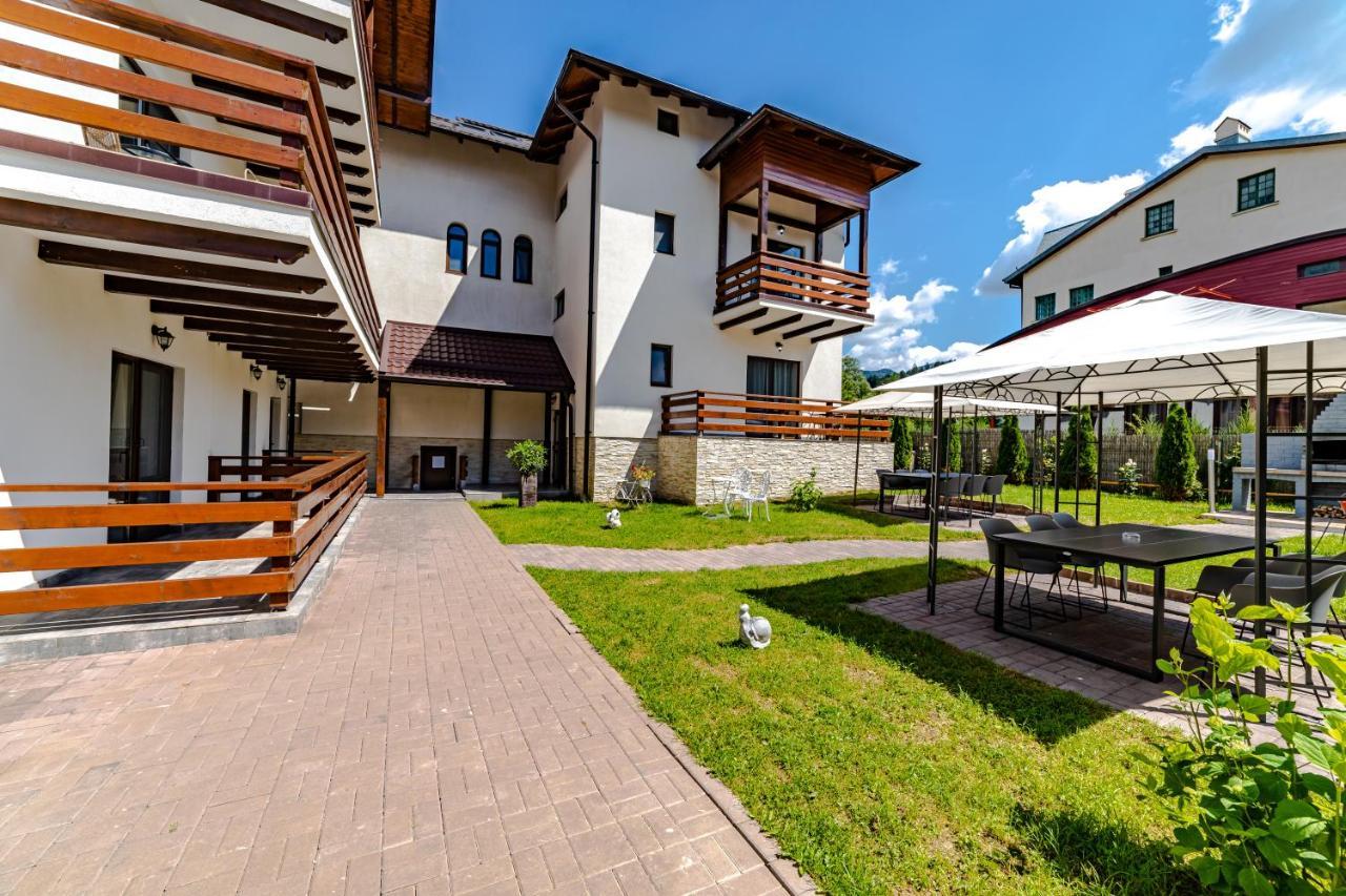 Yael Luxury Apartments 2 Busteni Bagian luar foto