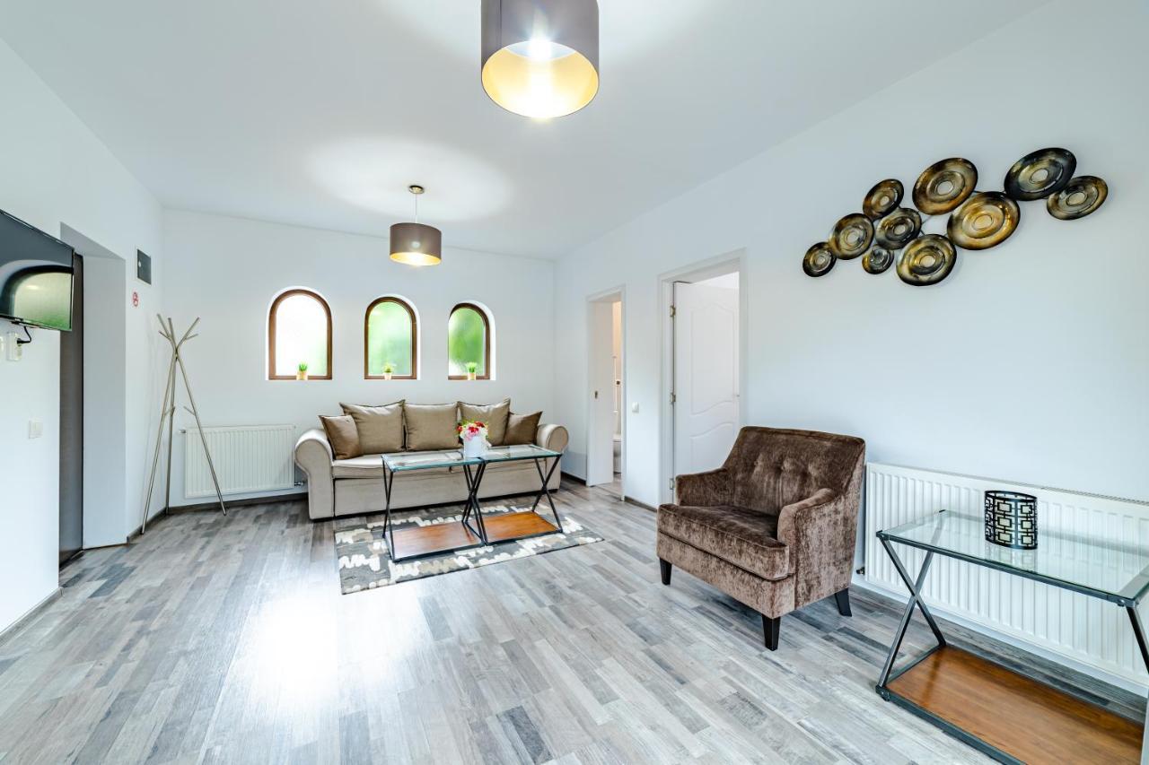 Yael Luxury Apartments 2 Busteni Bagian luar foto