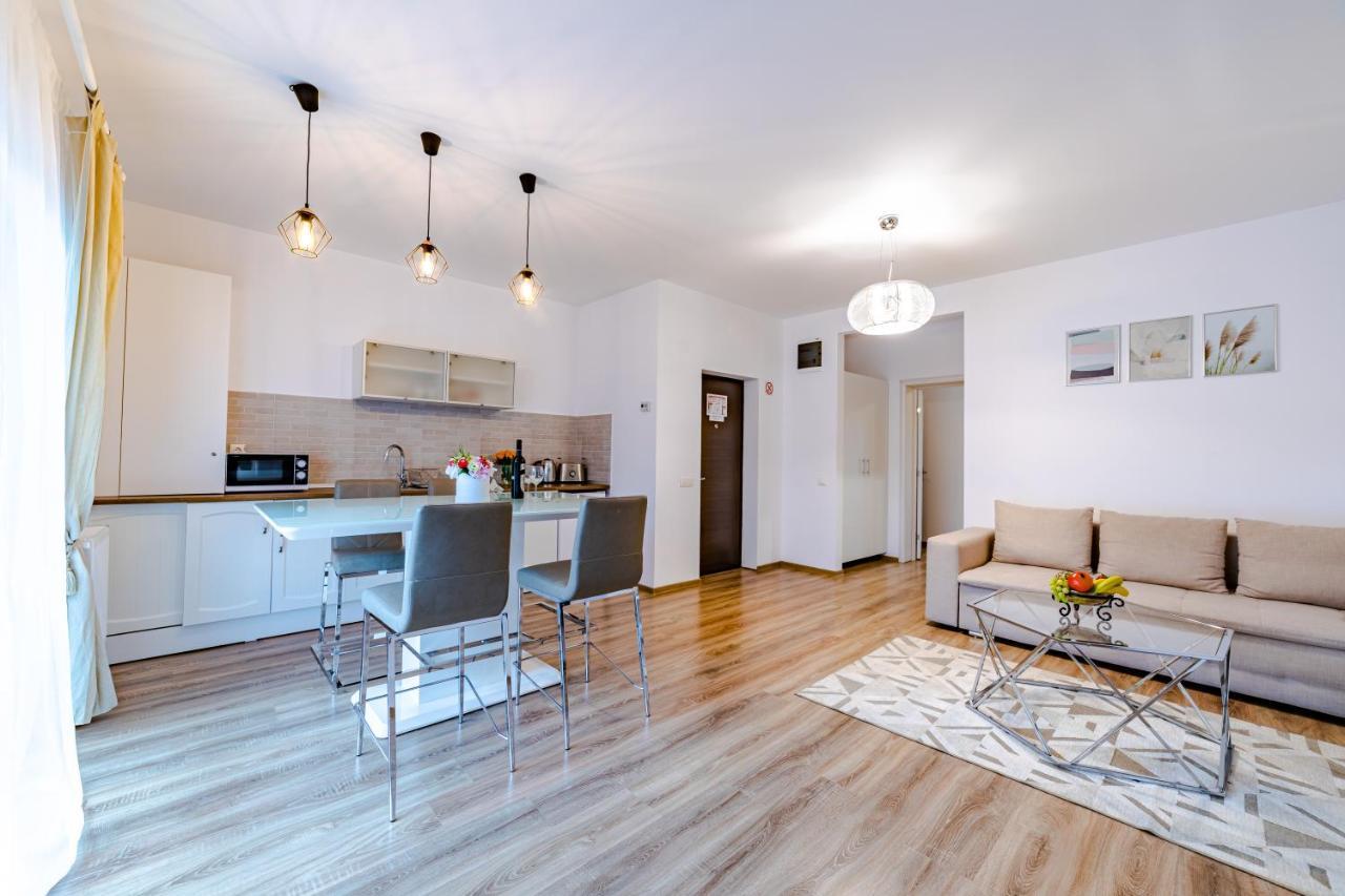Yael Luxury Apartments 2 Busteni Bagian luar foto