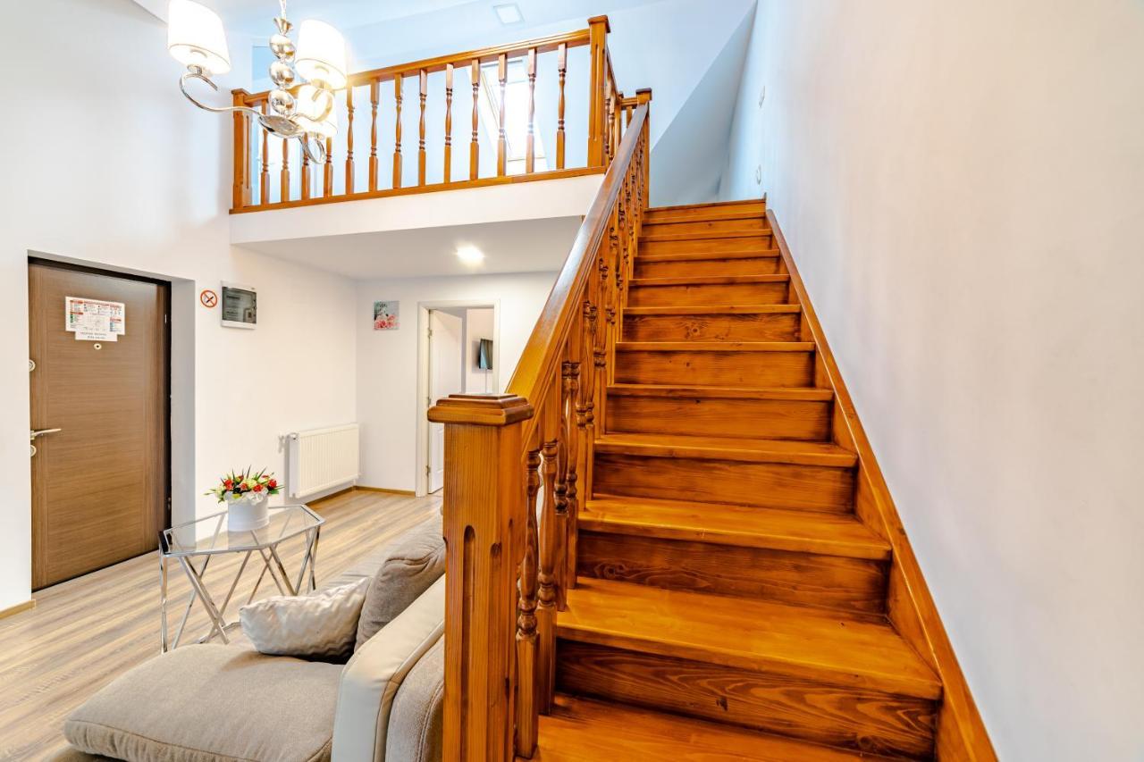Yael Luxury Apartments 2 Busteni Bagian luar foto