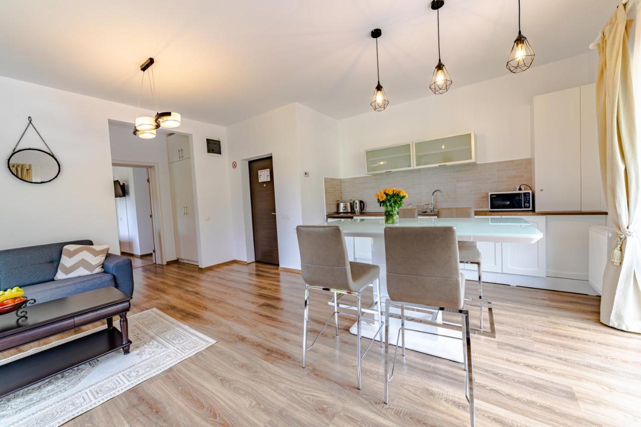 Yael Luxury Apartments 2 Busteni Bagian luar foto