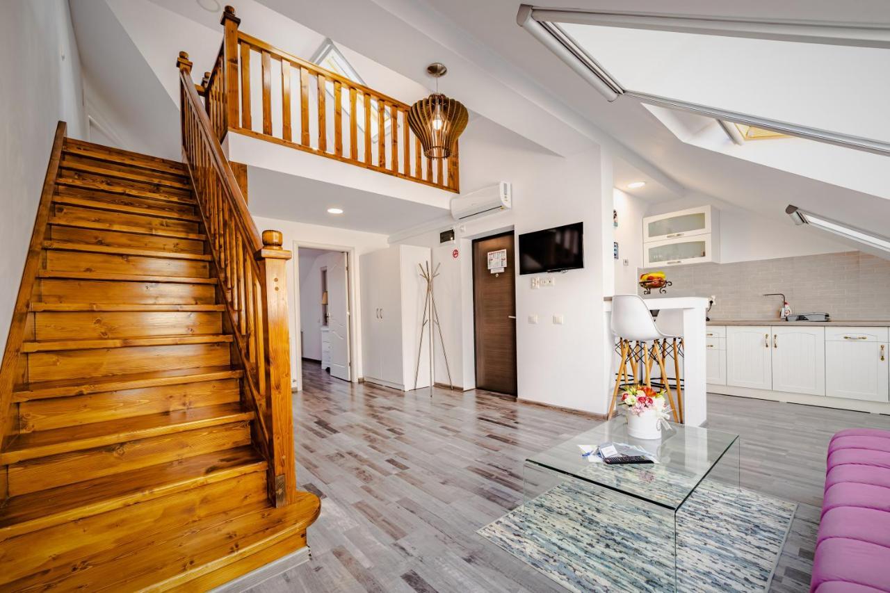 Yael Luxury Apartments 2 Busteni Bagian luar foto