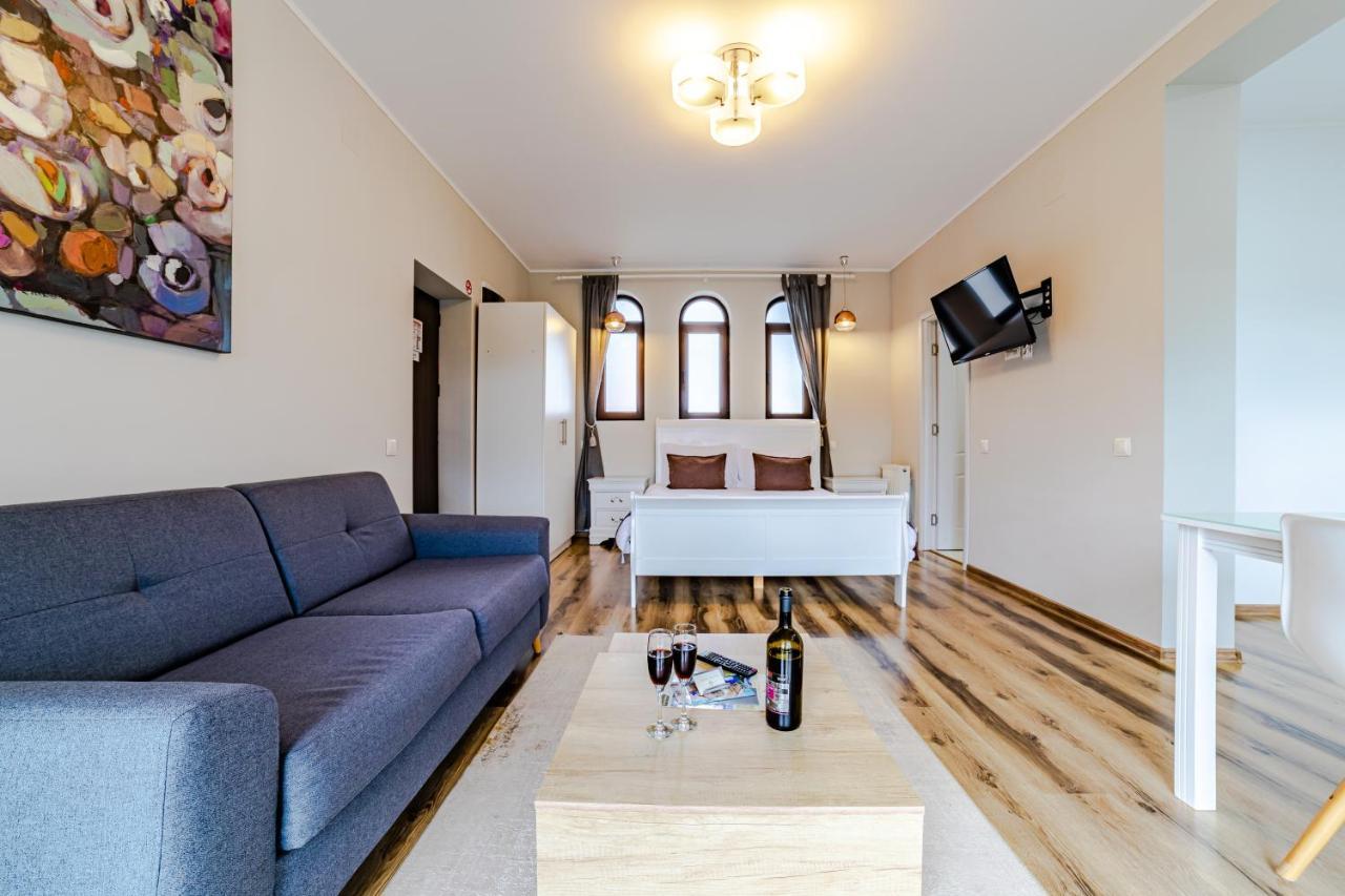 Yael Luxury Apartments 2 Busteni Bagian luar foto