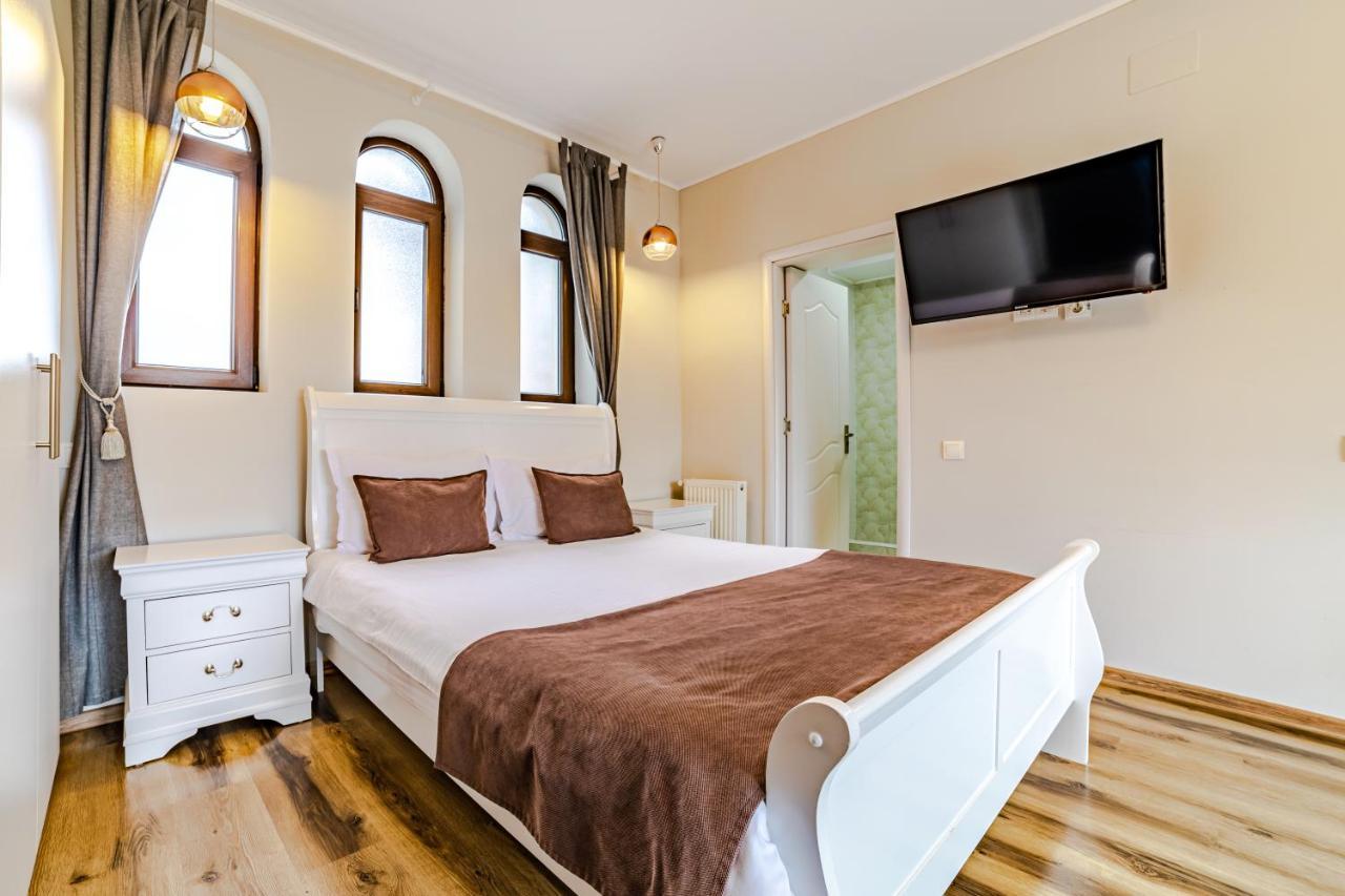 Yael Luxury Apartments 2 Busteni Bagian luar foto