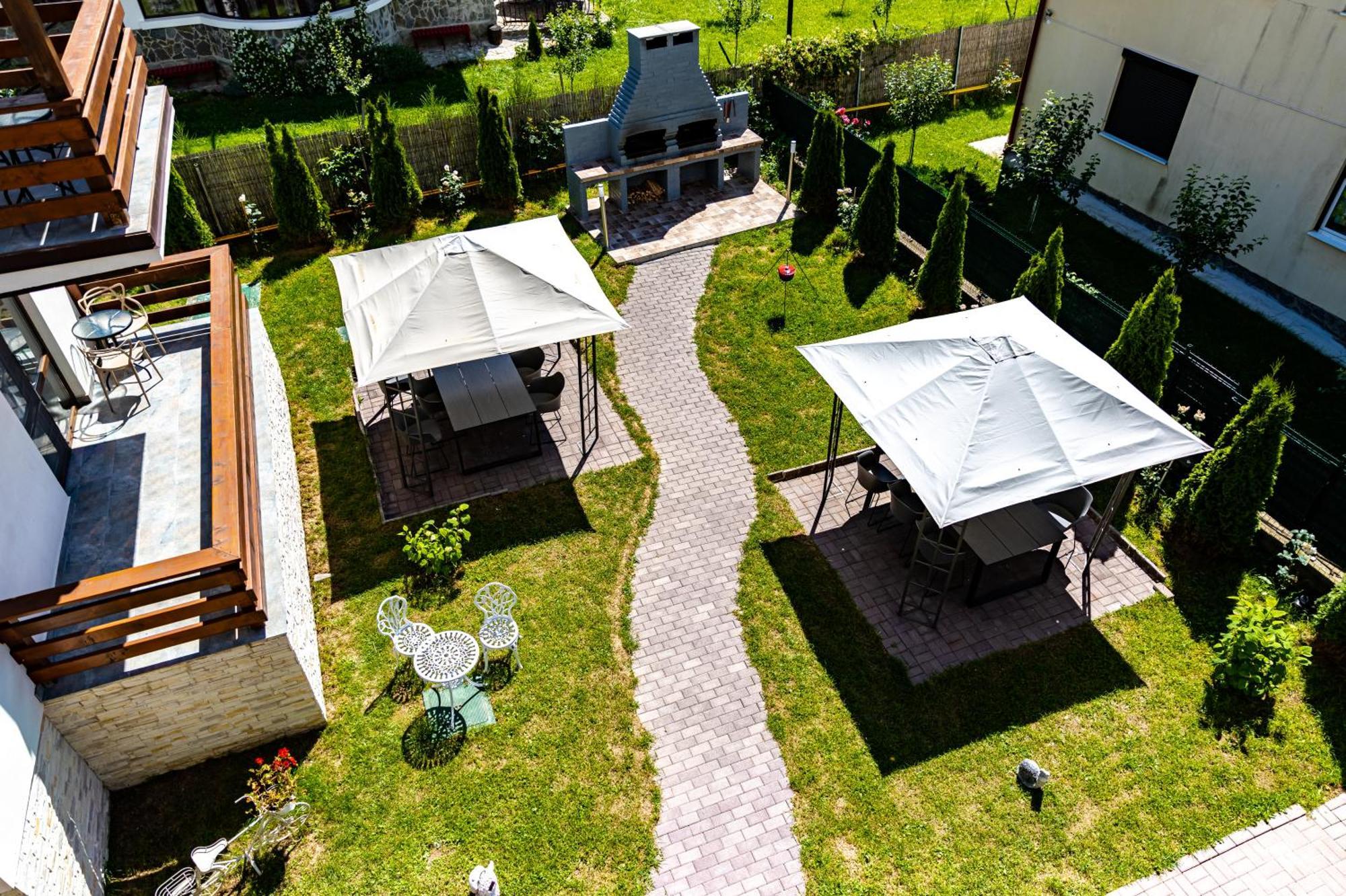 Yael Luxury Apartments 2 Busteni Bagian luar foto
